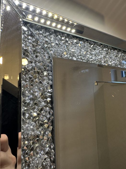 Lustro glamour z kamieniami