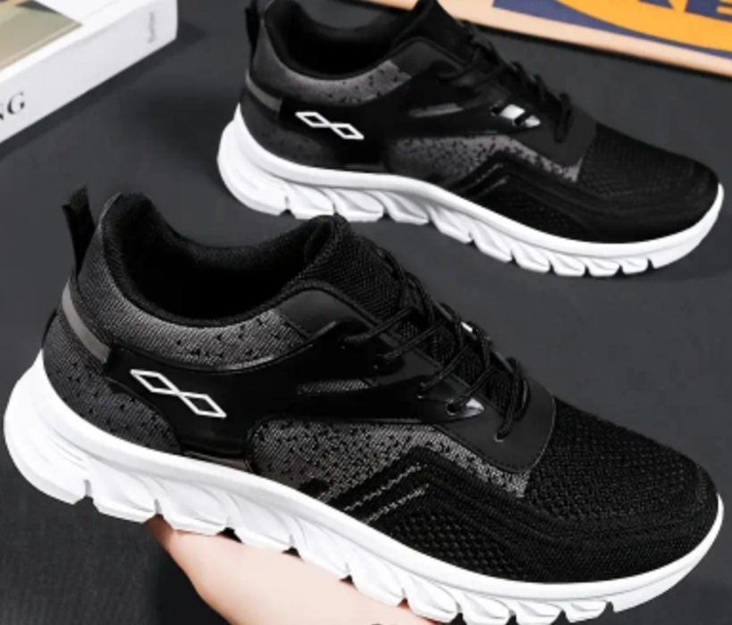 Чоловічі кросівки 42 розмір