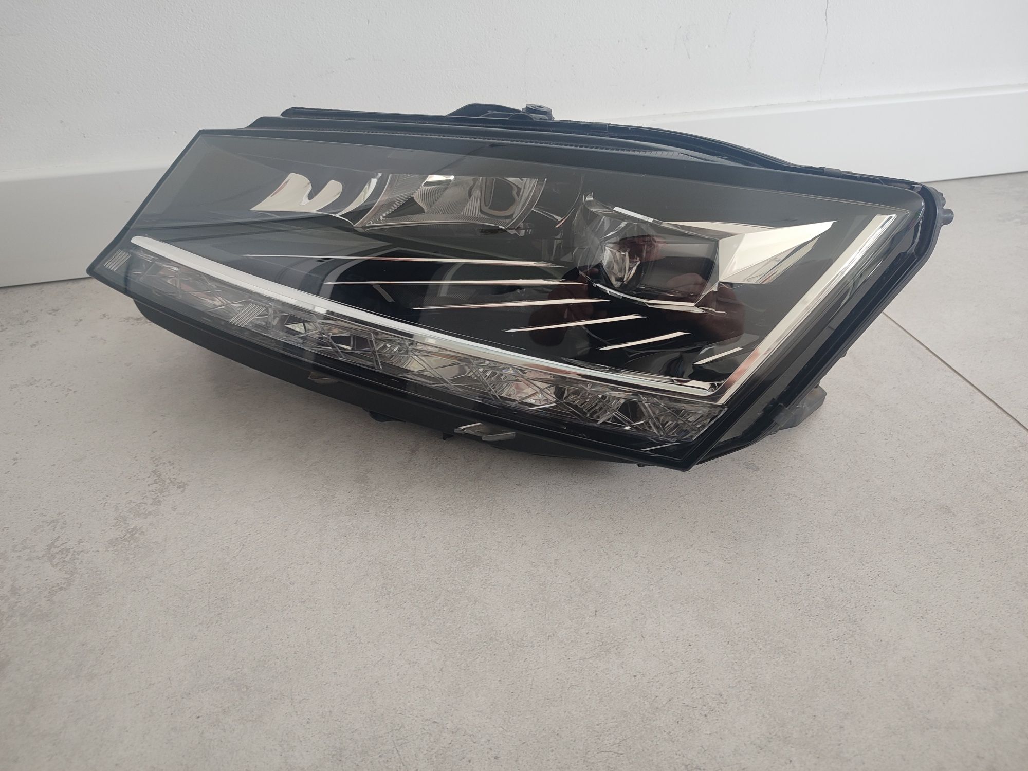 Lampa Reflektor Lewy Przód Skoda Fabia 3 III Full Led Lift 21r Oryg.