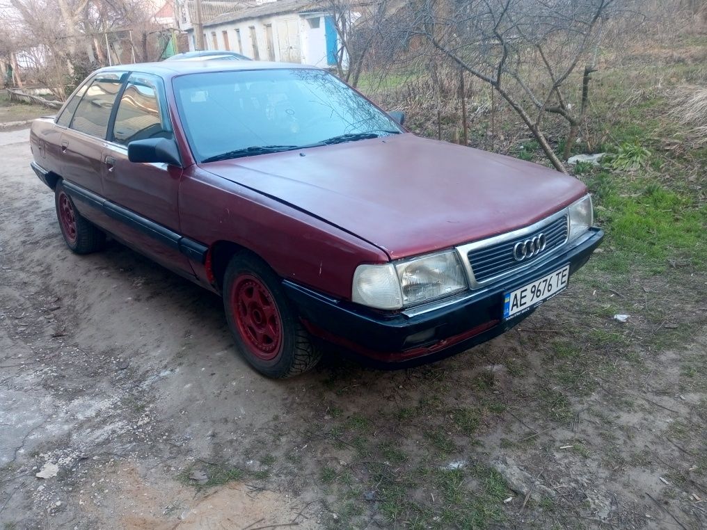 Продам Ауді 100 2.3