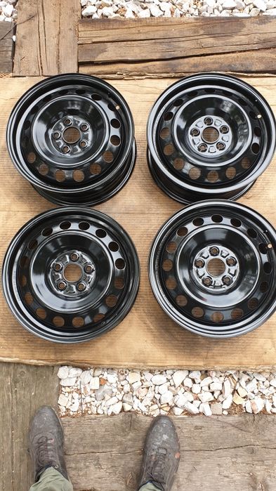 Felgi stalowe 15" 5x100 5,5x15 ET 45Toyota verso S