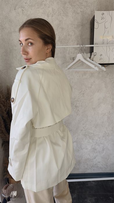 Білий вкорочений тренч кроп тренч білий