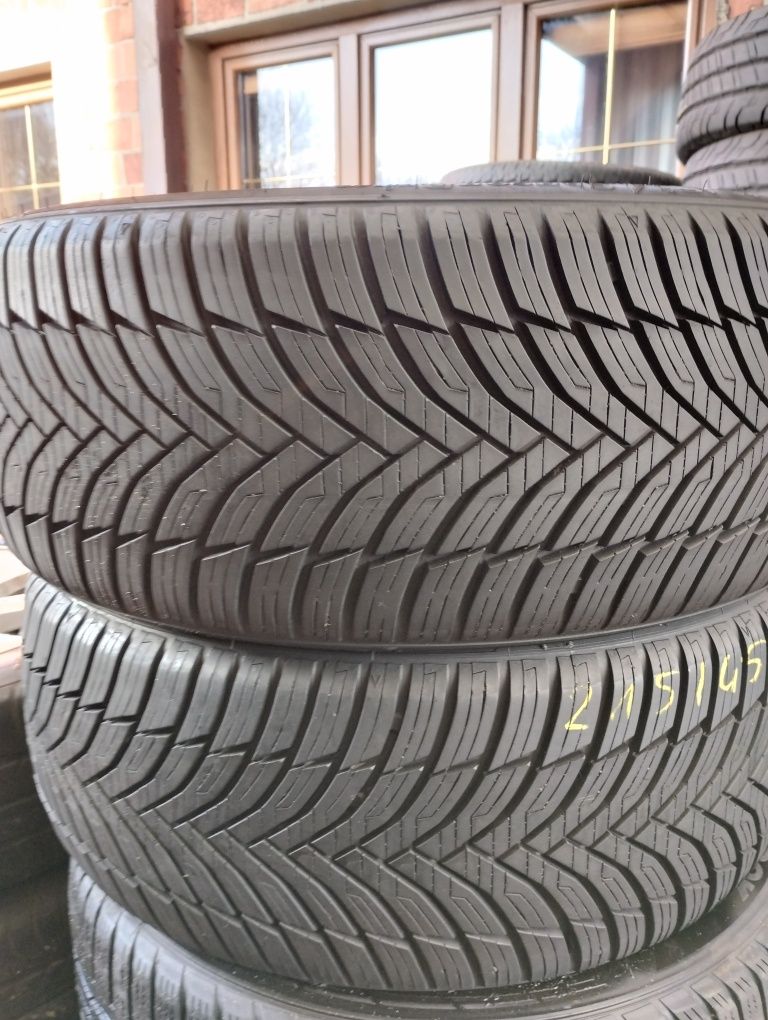 Dwie opony wielosezonowe 215/45 R17 CEAT 4SeasonDrive 2022 ponad 8mm