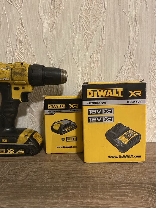 Аккумулятор + Зарядное DeWALT DCB 183G 18v