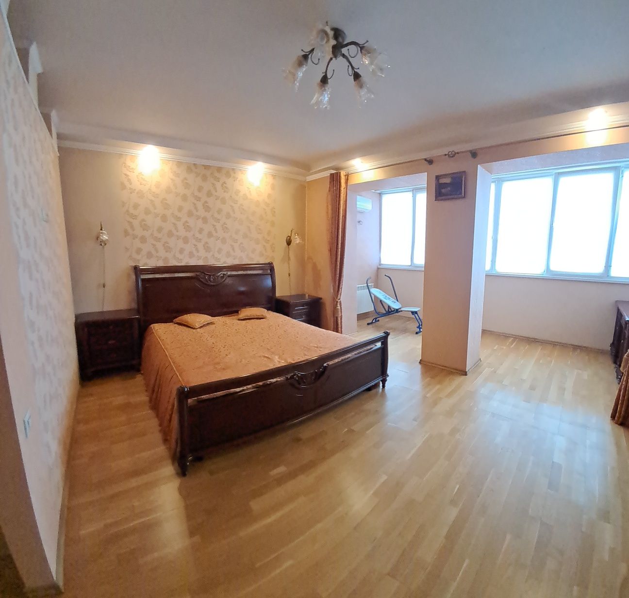 Продам 3 к.кв. вул.Грушевського б.11 р-н Парку, відмінний стан