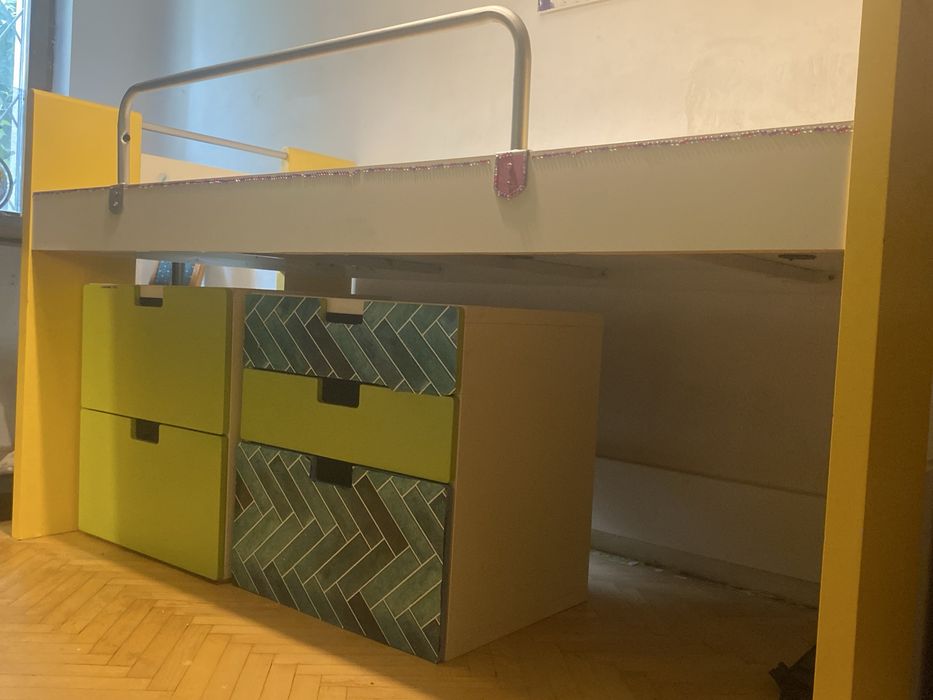 Łóżko piętrowe z drabinką