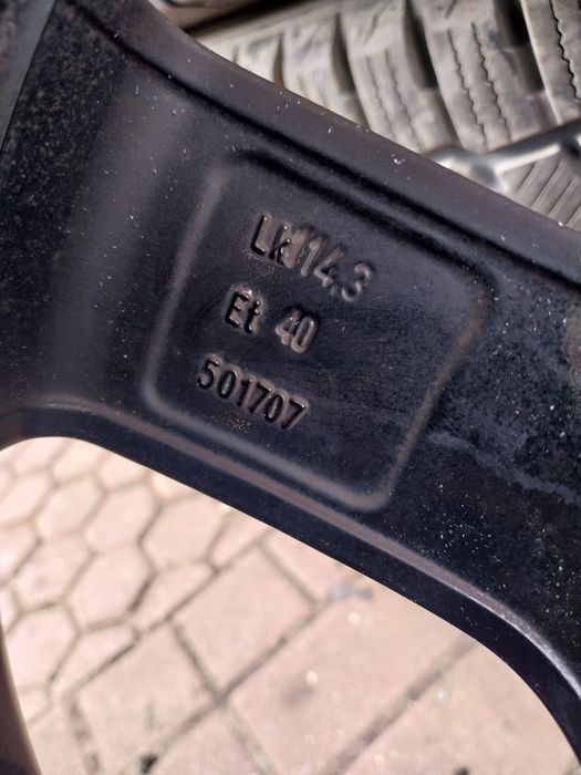 Felgi Aluminiowe R17 5x114.3 7J ET 40