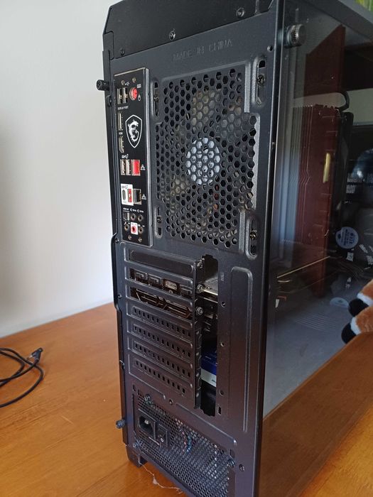 Komputer stacjonarny i5-9600k z RTX 2060 Super