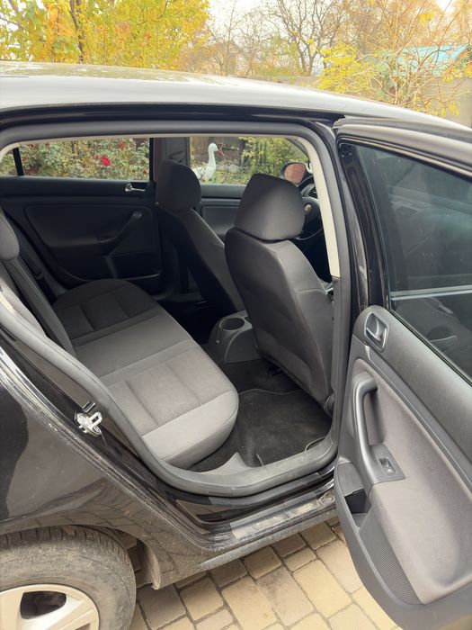 Golf 5 (V) 2008, в сімʼї з 2013