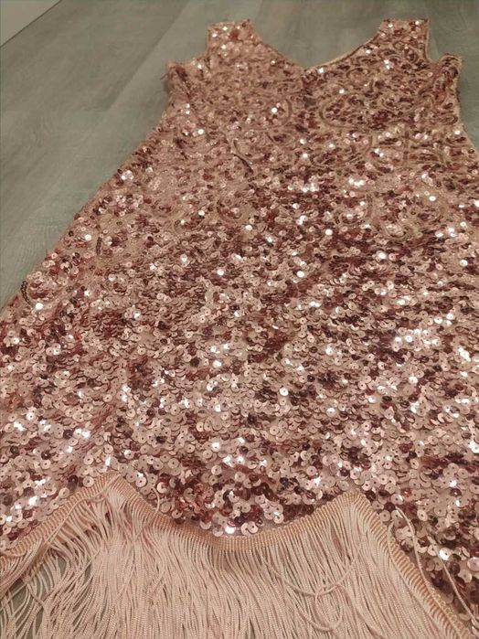 Sukienka cekinowa różowa rozmiar 44