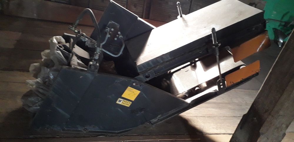 Гідро викид до тюк преса