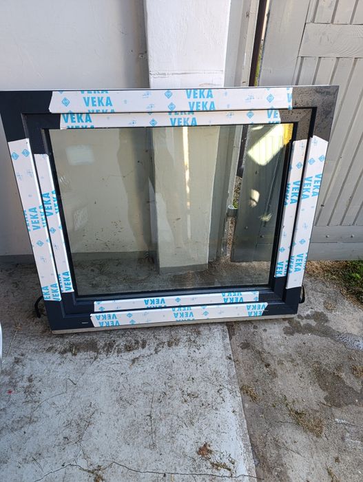Nowe okno VEKA  plastik 117x100 prawe