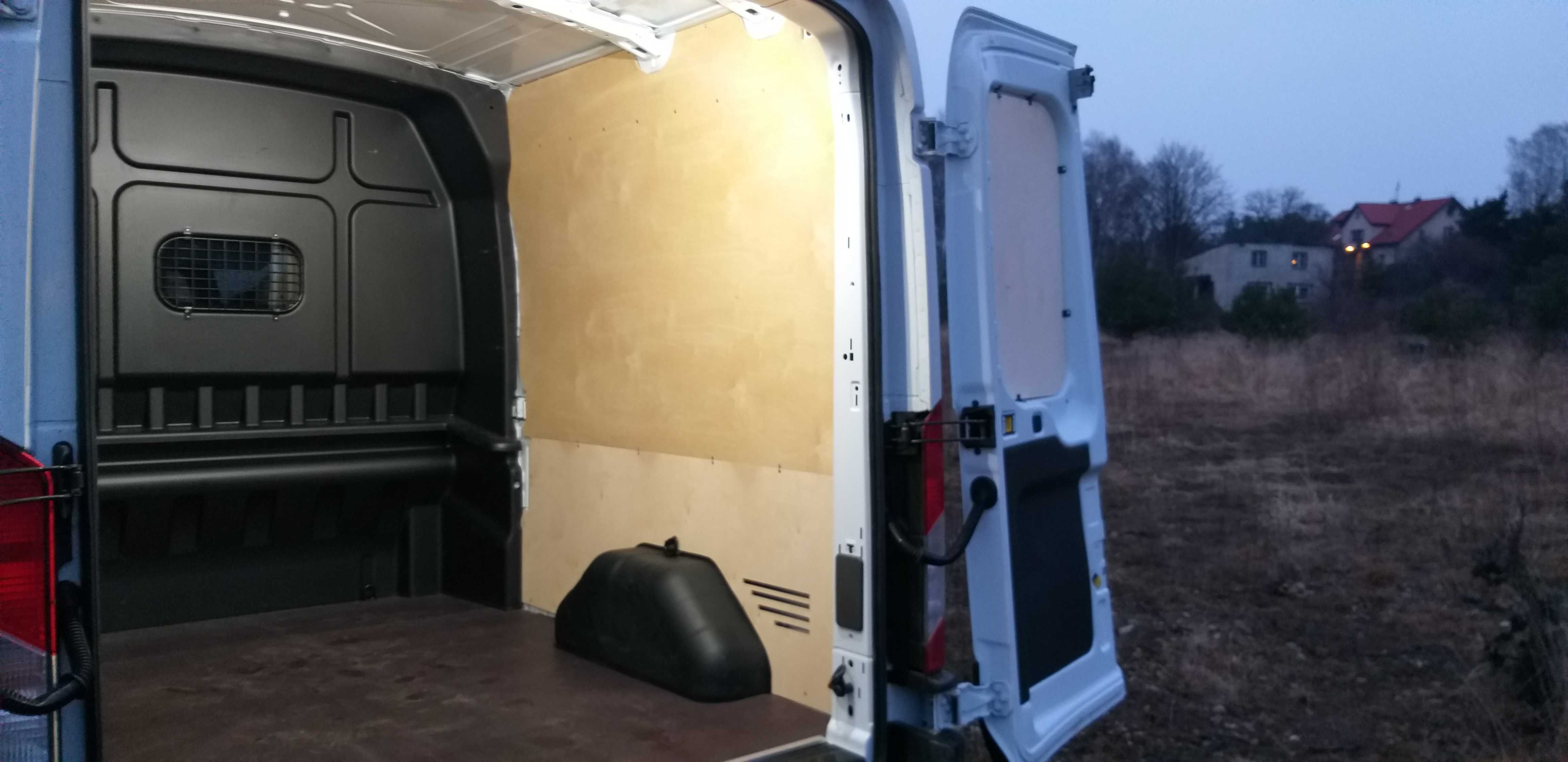 Zabudowa busa Ford Transit podłoga boki nadkola MONTAŻ