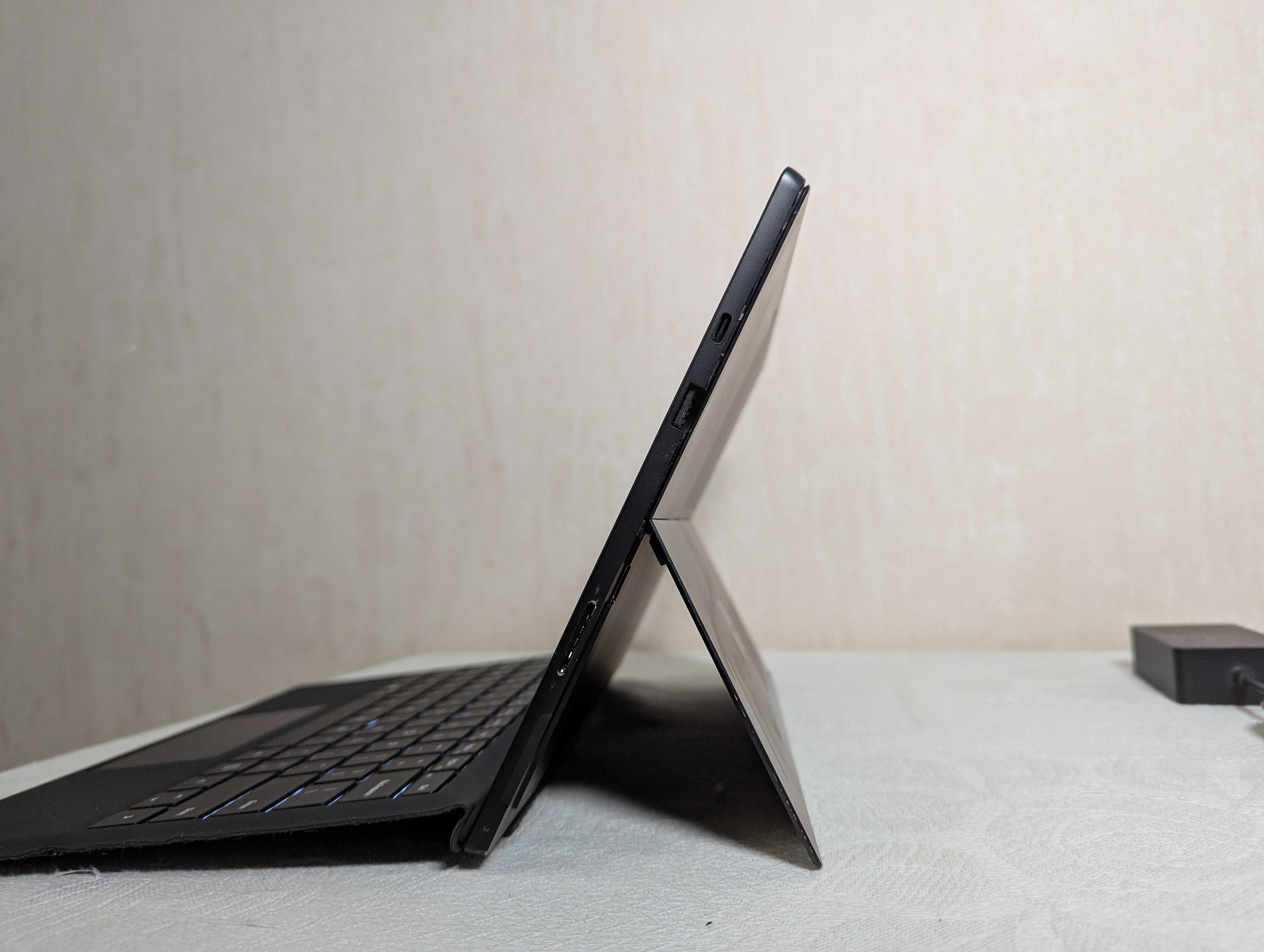 Microsoft Surface Pro 7 Plus Intel i7-1165g7 16/256gb