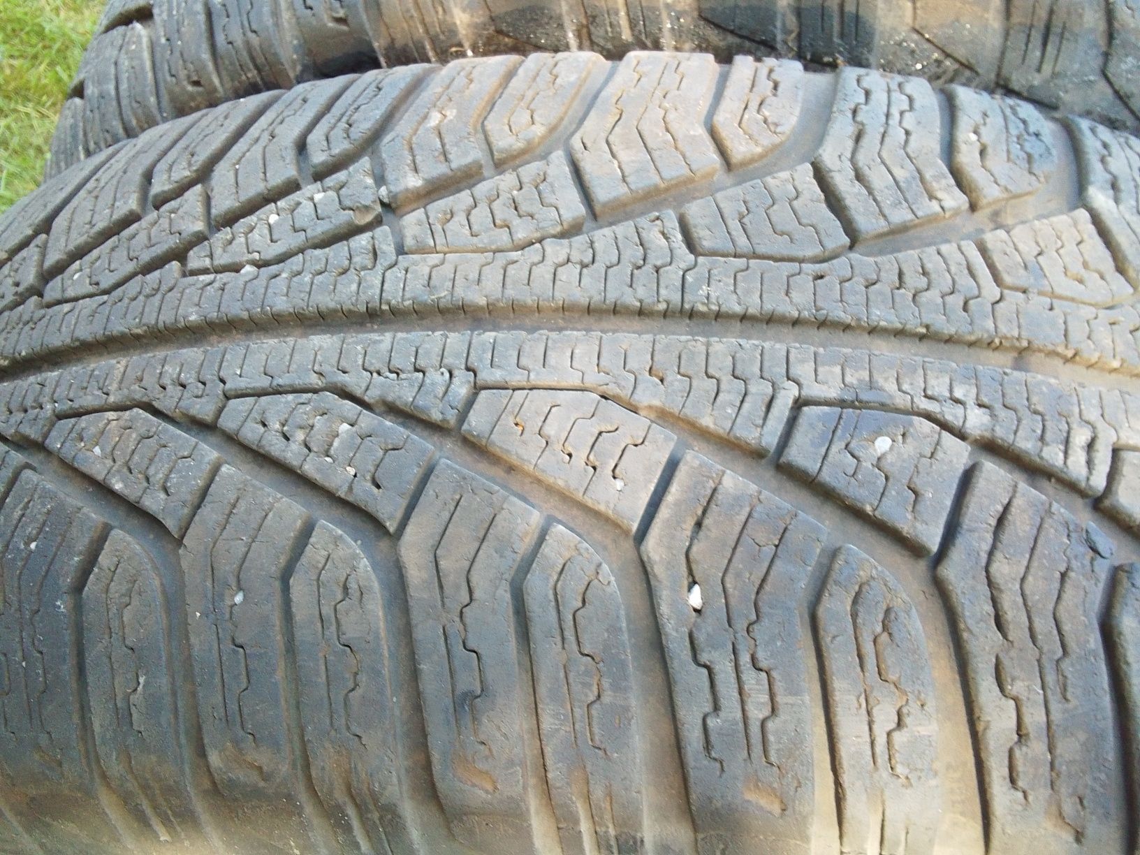 2 Opony zimowe 215/65r16 UNIROYAL 2020r 5.5mm