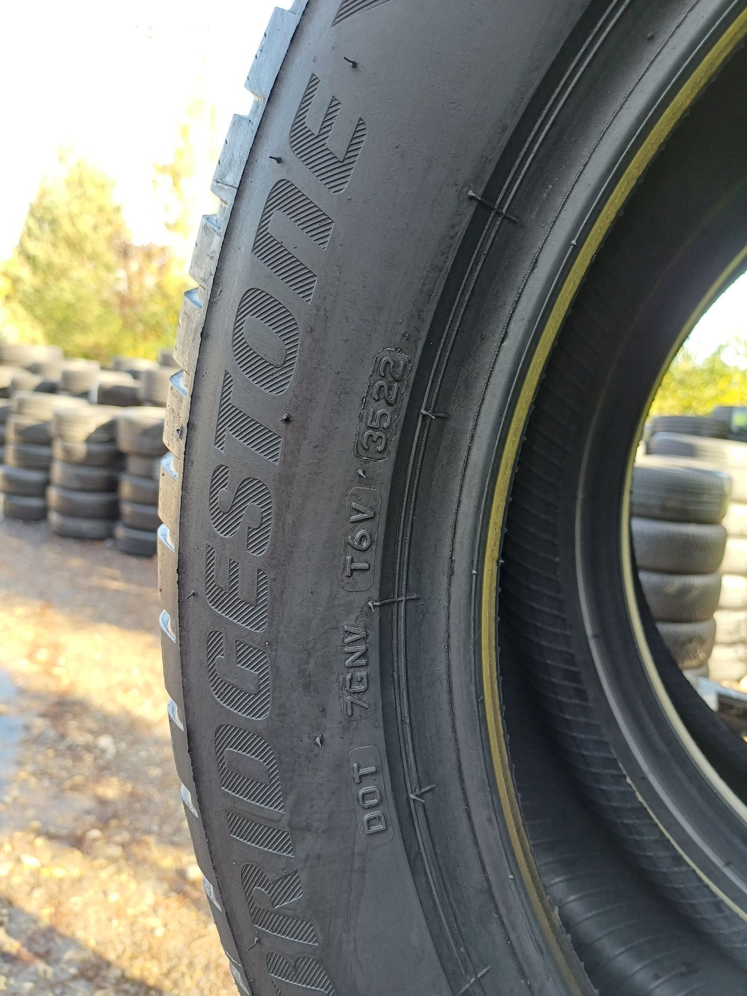 235/50/19 Sprzedam parę opon zimowych Bridgestone