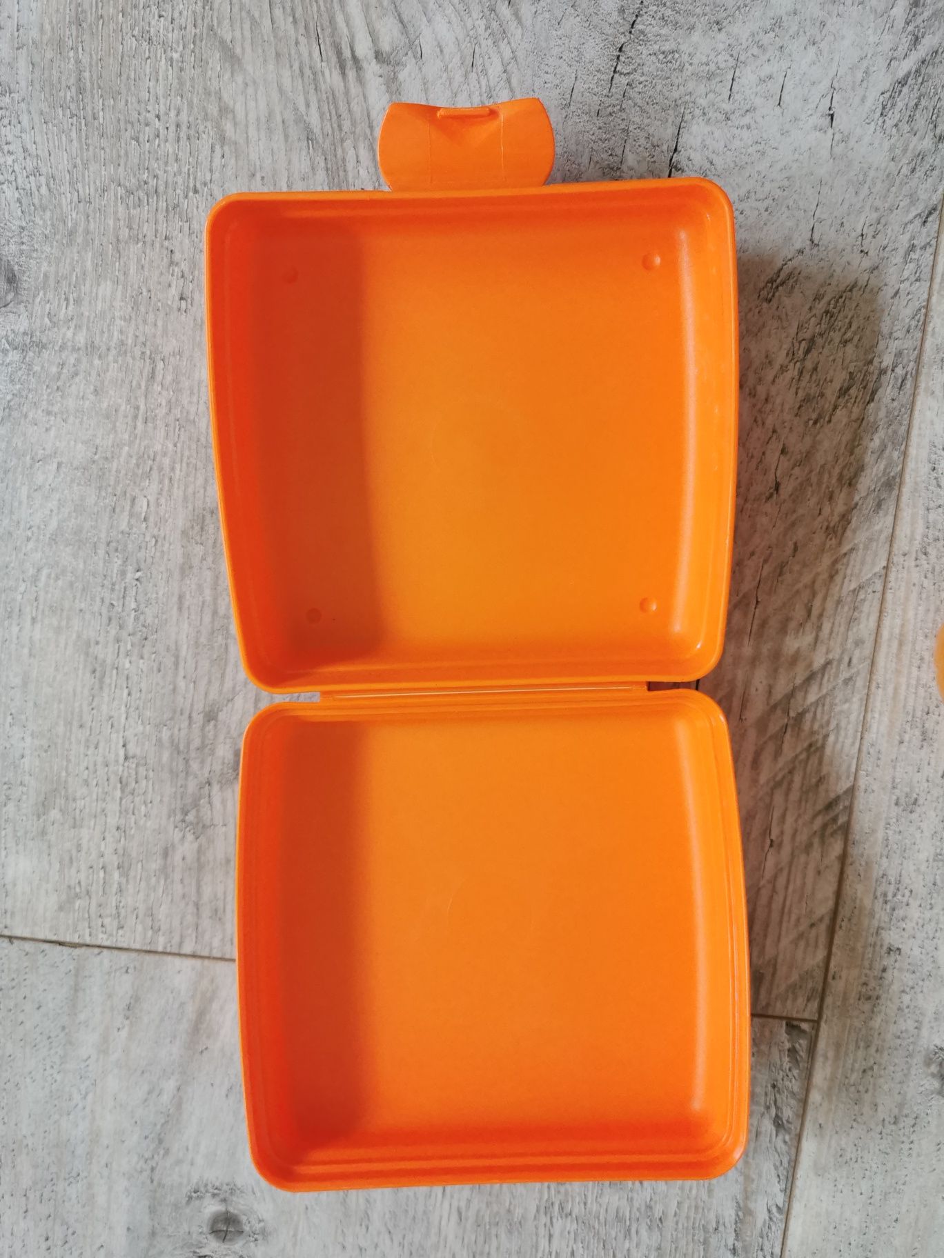 Zestaw Tupperware bidon i kanapnik z małpką stan bdb
