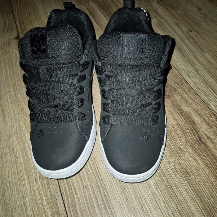 Buty DC 37 dwa razy ubrane