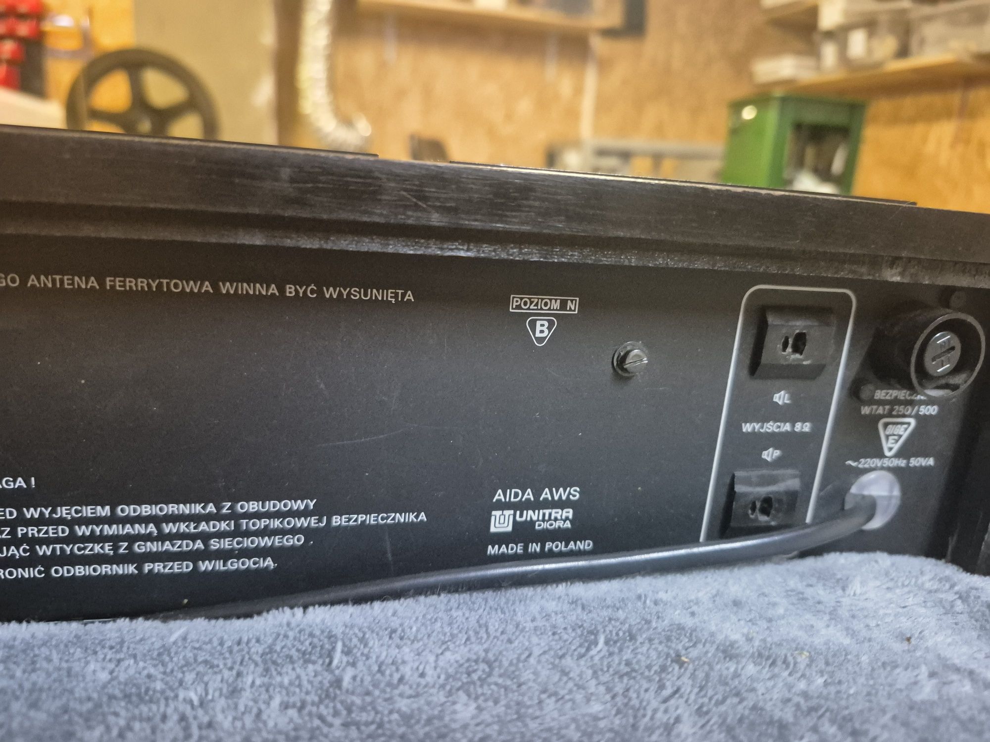 Amplituner stereo  Unitra Aida AWS 105 bardzo łdny