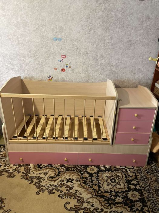 Детская Кроватка 3 в 1 кровать, стол, тумбочка