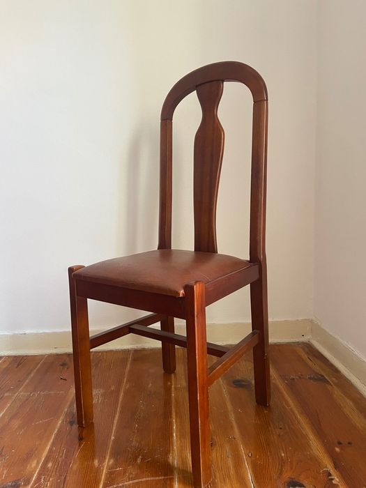 Mesa de Madeira Maciça Extensível + 6 cadeiras