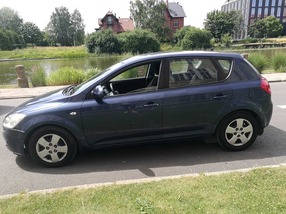 KIA CEED  5 drzwi.  r2008, poj 2.0 diesel. Polski Salon. Opłaty 2026r