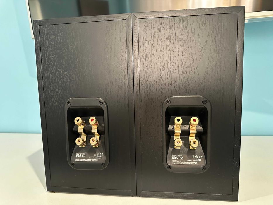 Bowers & Wilkins 685 s2 B&W kolumny monitory stan gabinetowy