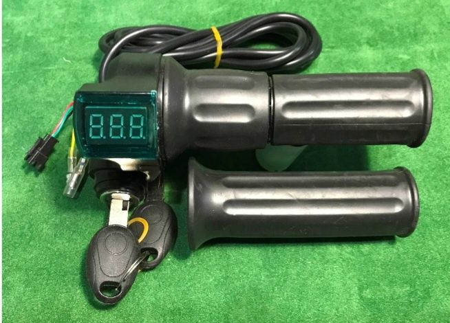 Ручка газа с вольтметром 12V...99V и включателем зажигания