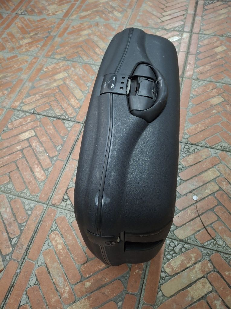 Mala da samsonite com medidas 50cm por 65cm