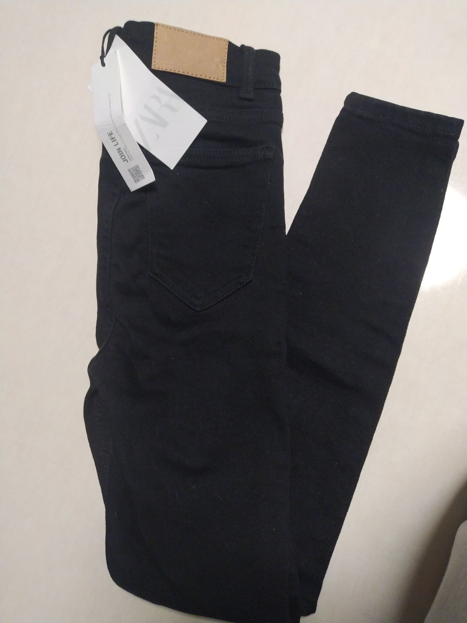 Nowe spodnie -jeansy Zara czarne Vintage r. 34