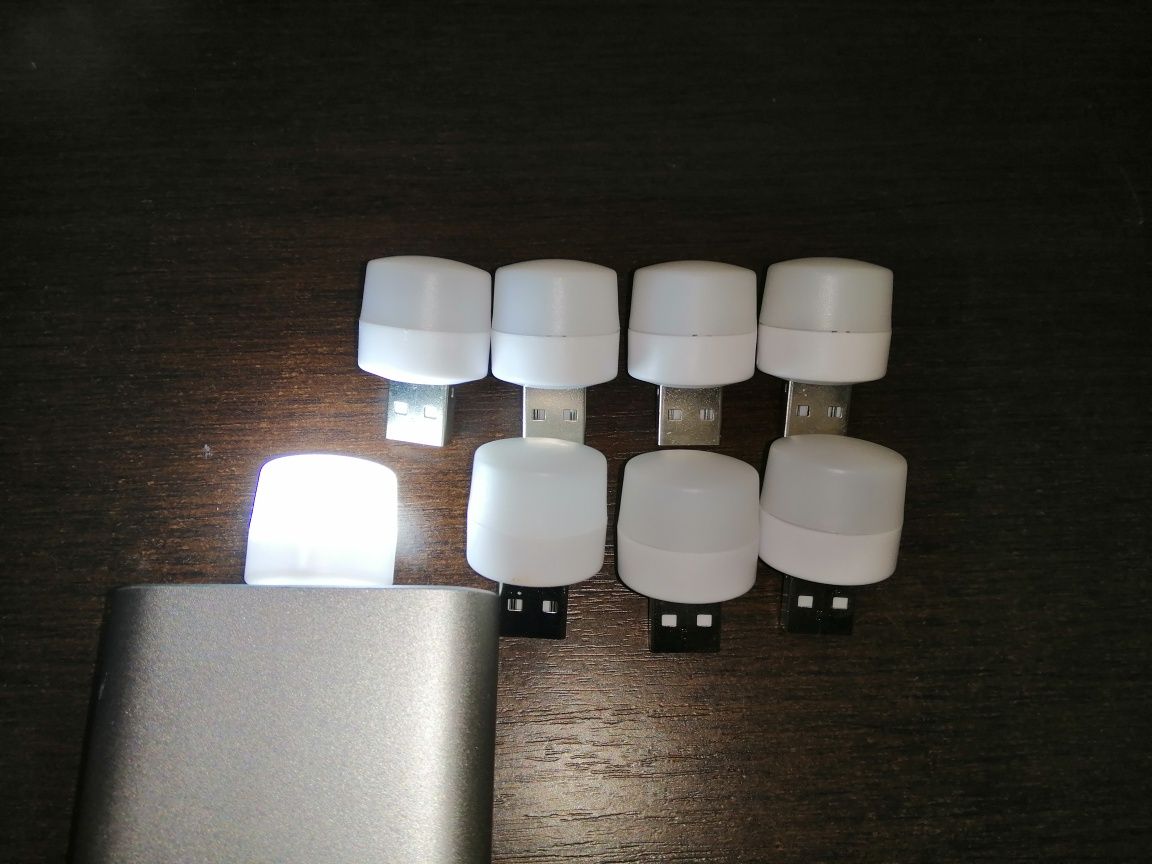Світлодіодні лампочки USB для повербанку і т.д.