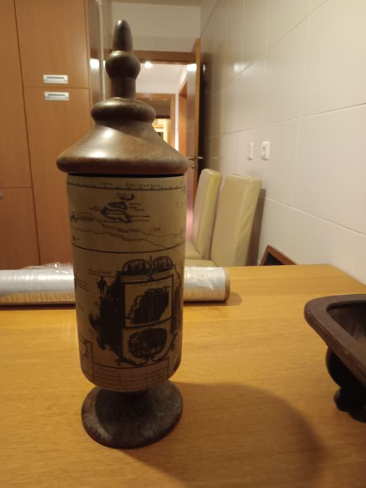 Peça decorativa em cerâmica