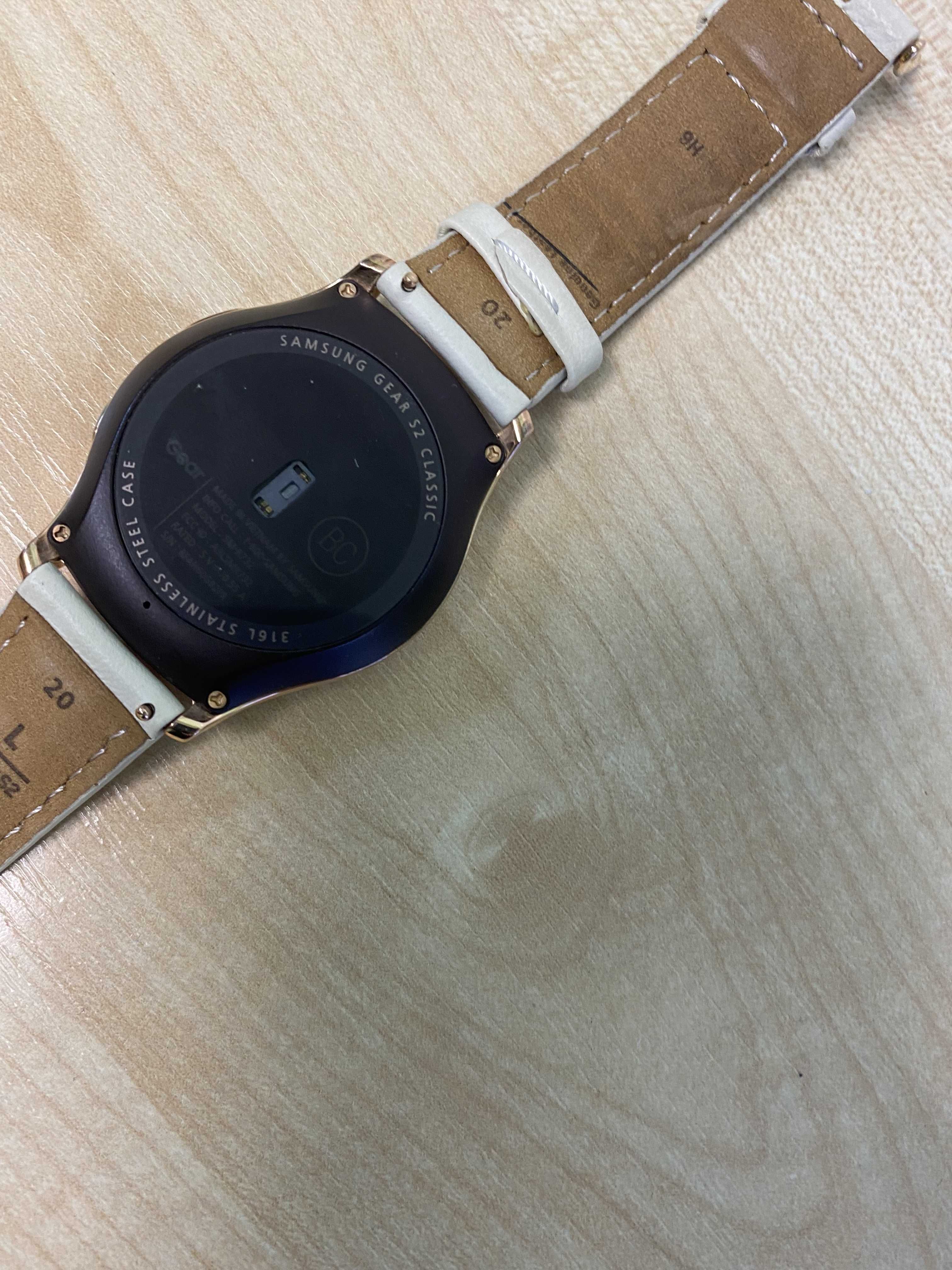 Смарт-годинники Samsung Gear S2 Classic