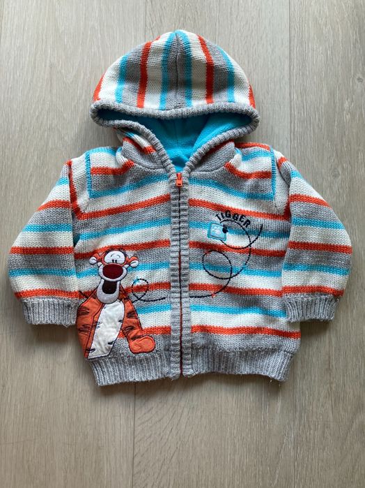 Gruby sweterek na polarze , rozm 9-12