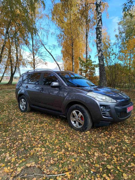 Peugeot 4007 2011 року