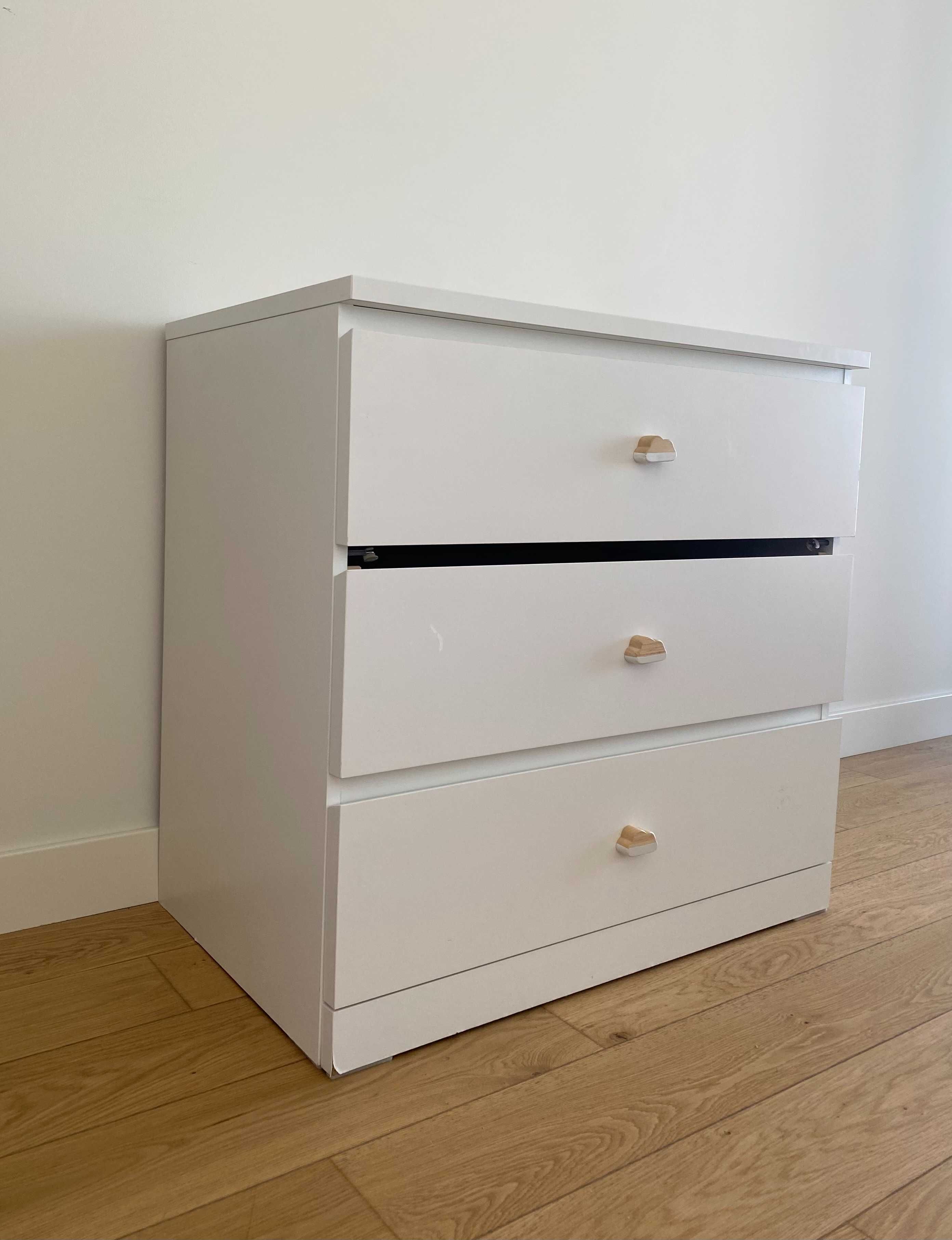 Cómoda MALM Ikea