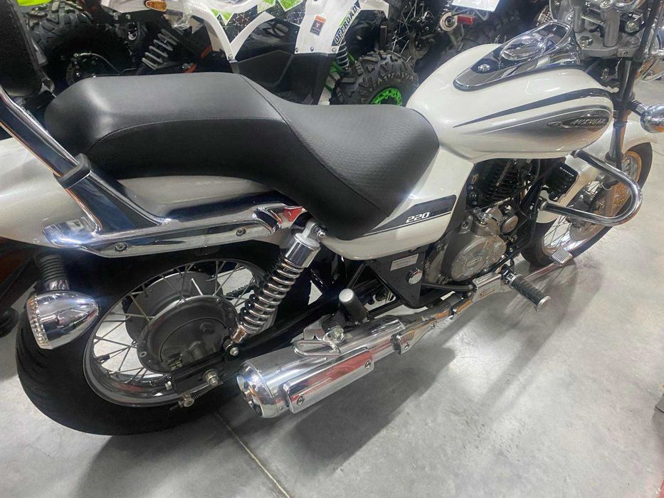 Bajaj Avenger strit cruiser 220 новий