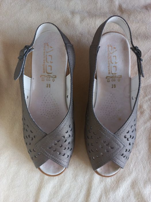 Босоніжки, розмір 39