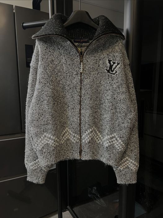 Louis Vuitton x Nigo FW25 – kardigan z haftem i perłowym zamkiem