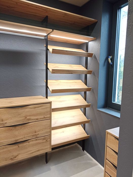 Індивідуальна гардеробна система.