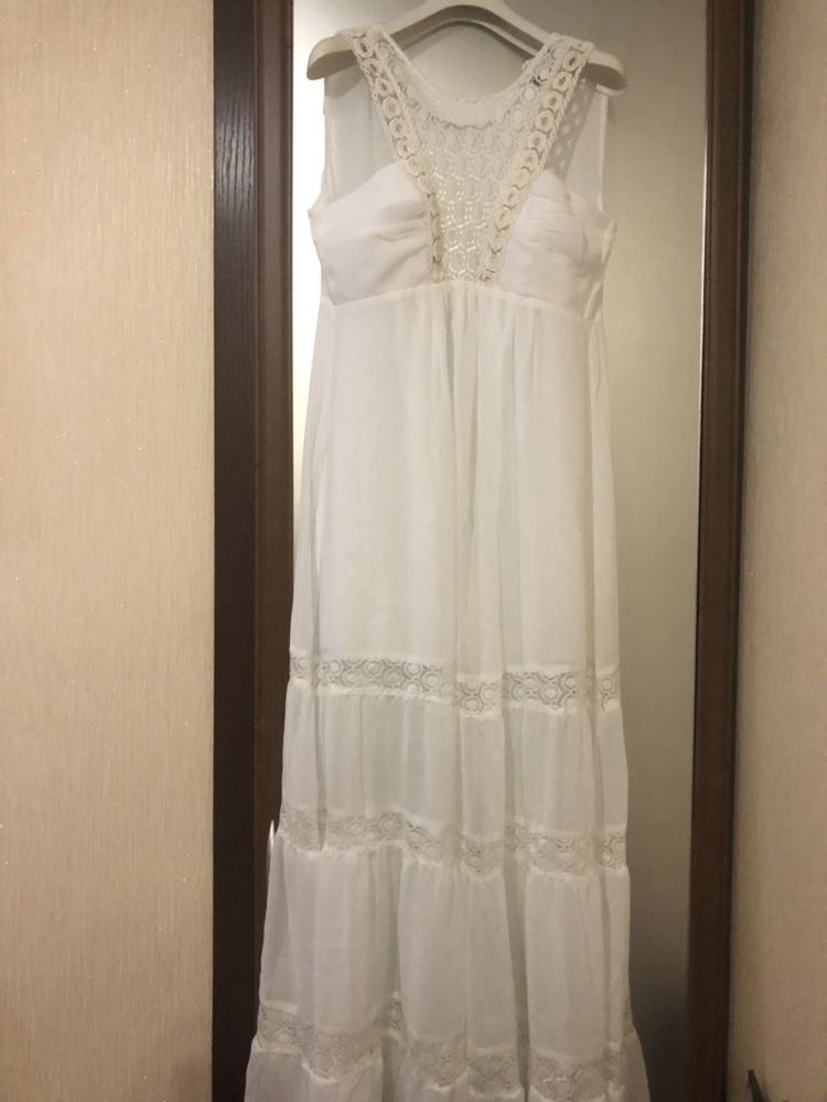 Белое платье в пол