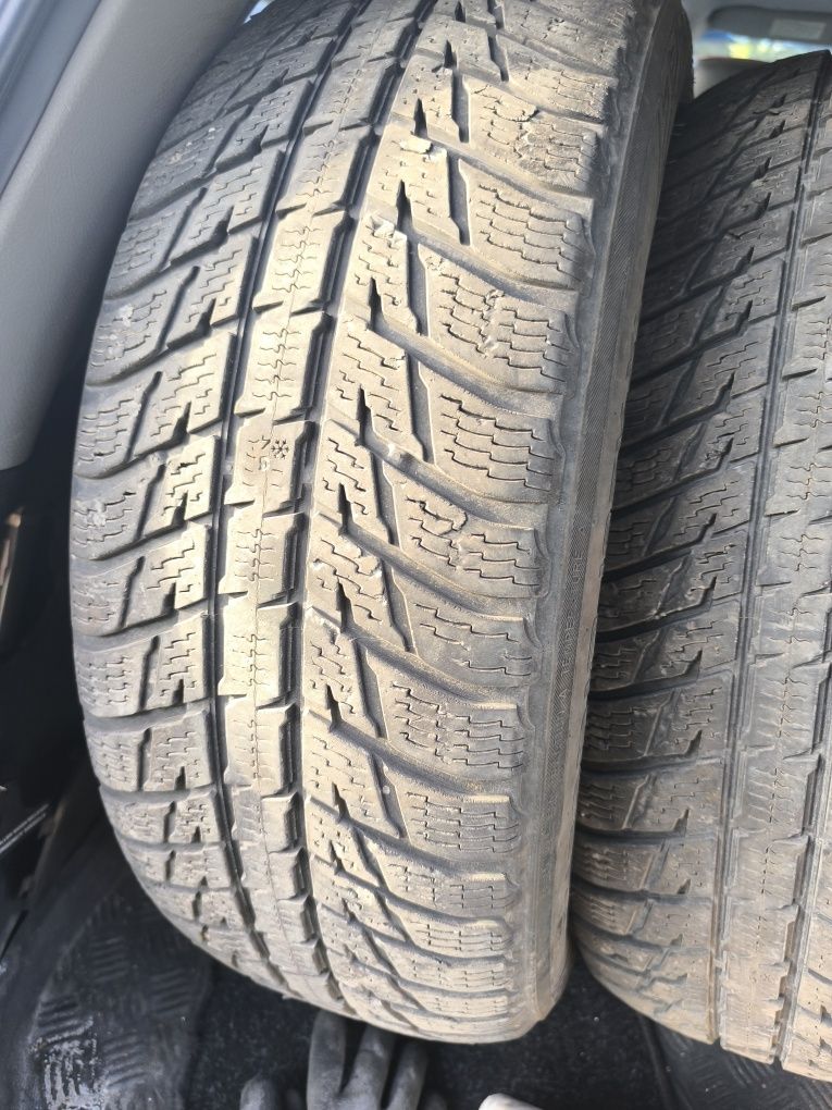 Opony Nokian 235/60/ 18