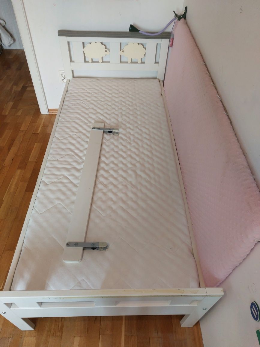 Zestaw do pokoju dziecięcego meble Ikea, łóżko stolik, krzesło