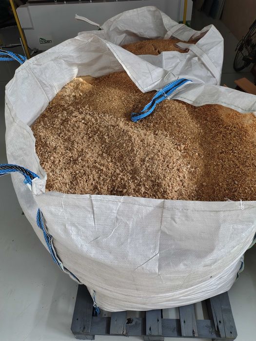 Oddam trociny po obróbce drewna