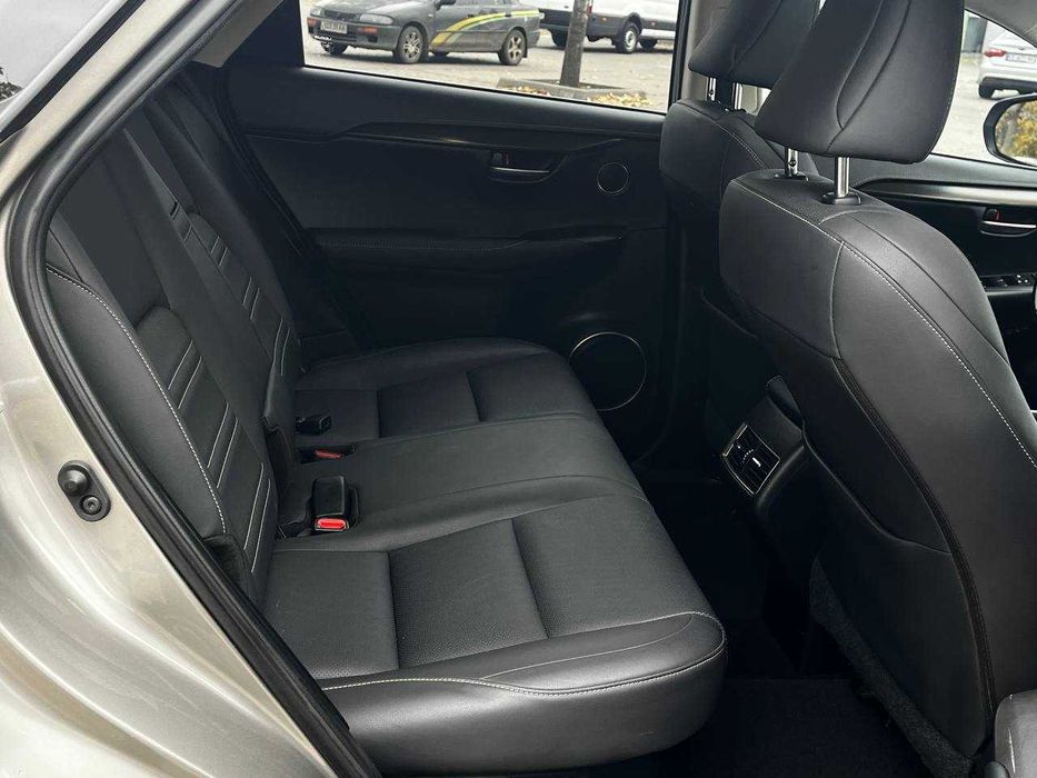 Lexus NX 2015 2,0 бензин