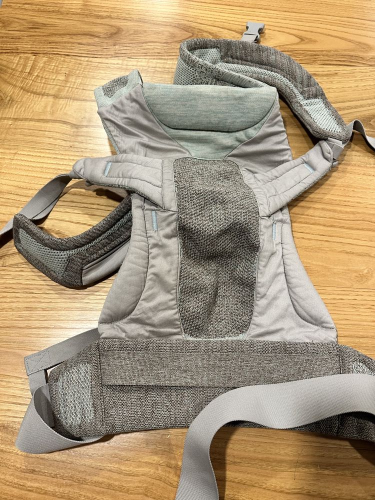 Mochila de bebé ergobaby aerloom