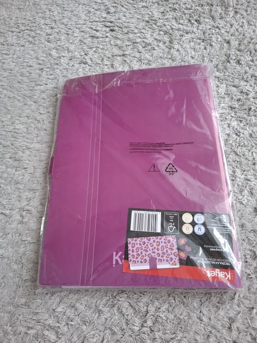 Nowa teczka a4 na zatrzask