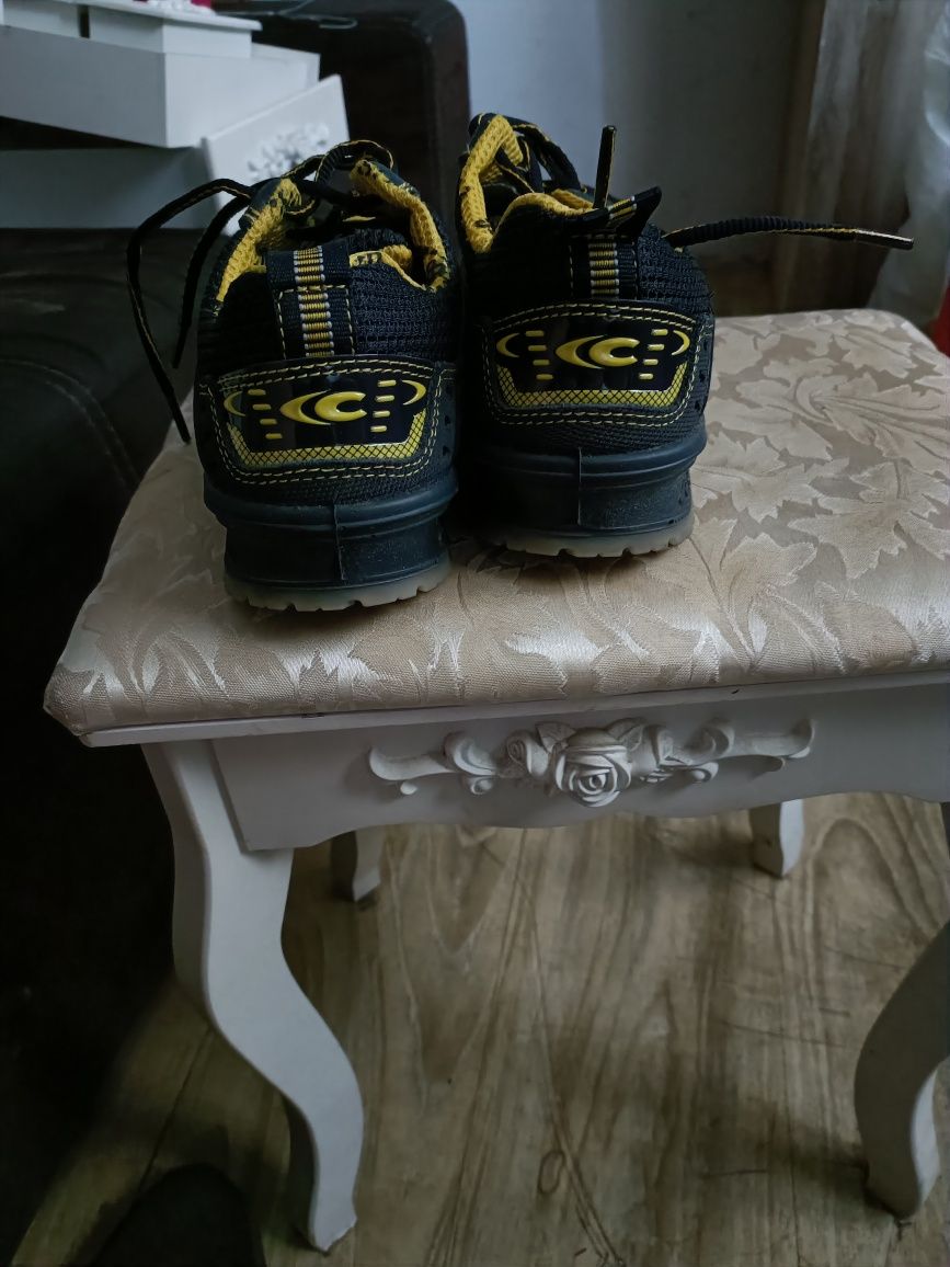 Buty robocze z blachą