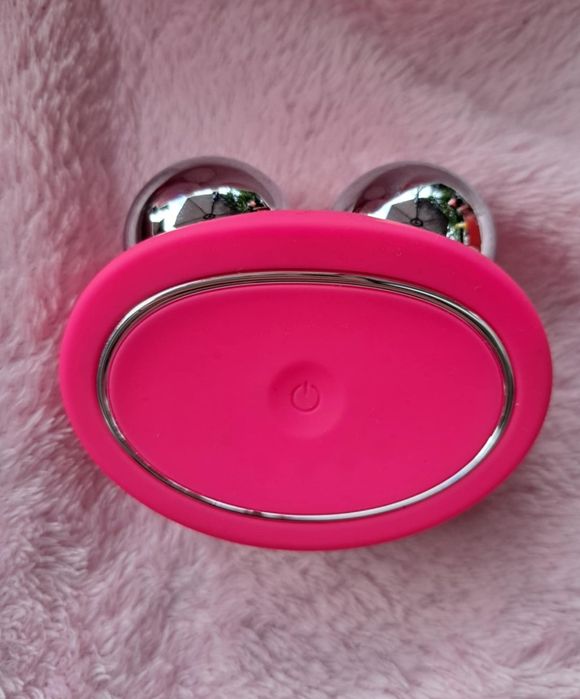 FOREO BEAR Urządzenie do modelowania twarzy mikroprądem