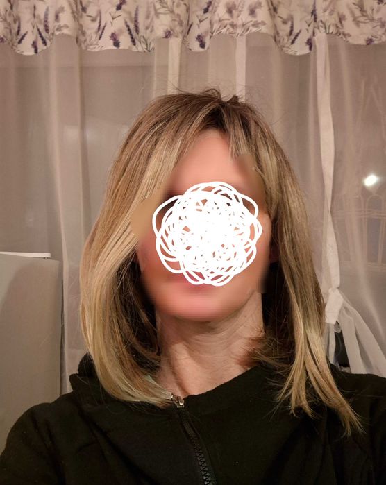Peruka blond średniej długości. NOWA.